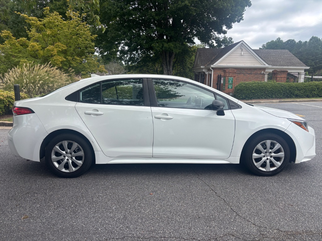 2021 Toyota Corolla LE - Photo 12
