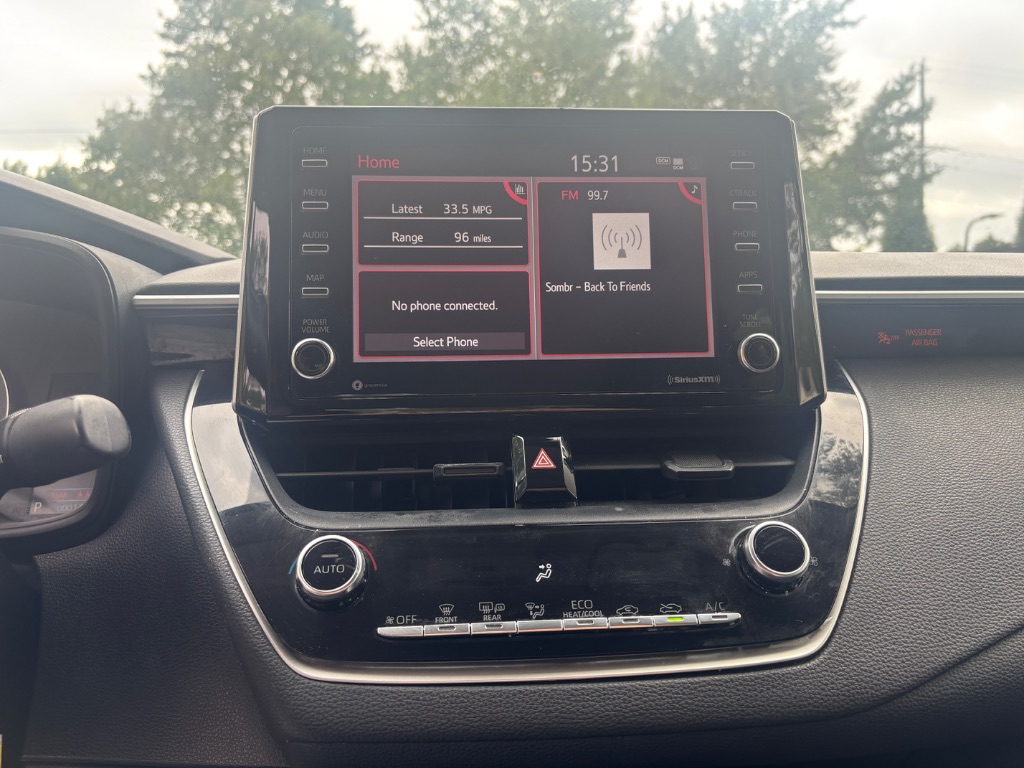 2021 Toyota Corolla LE - Photo 14